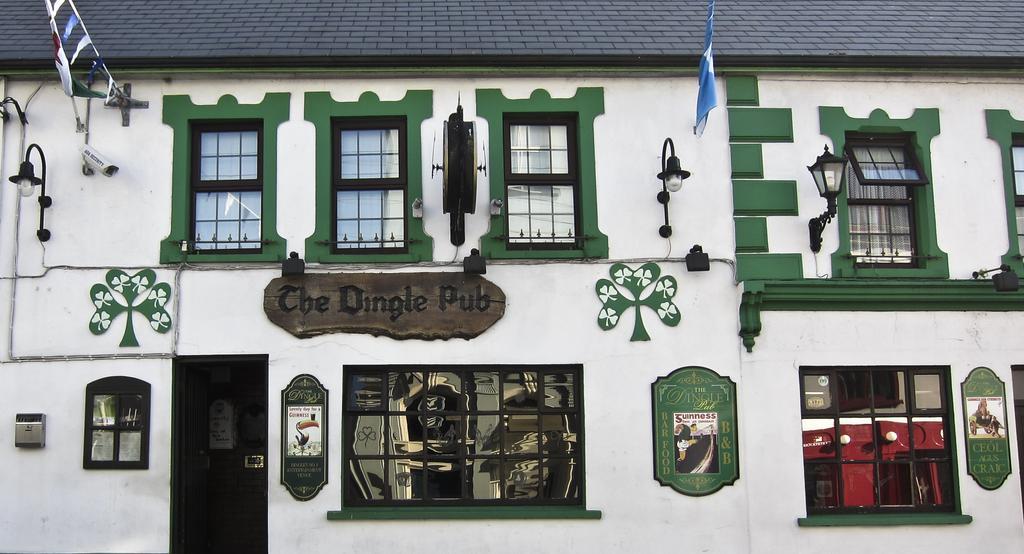 The Dingle Pub Rooms Екстериор снимка